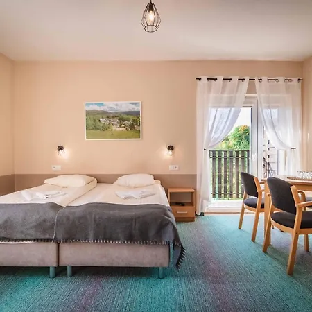 Granada & بيت ضيافة دوشنيكي زدروي